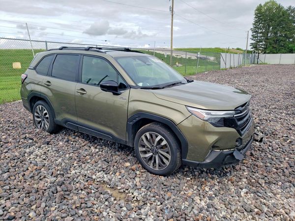 2025 SUBARU FORESTER Touring — Passenger 3/4