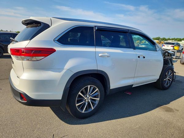 2026 TOYOTA HIGHLANDER SE/XLE