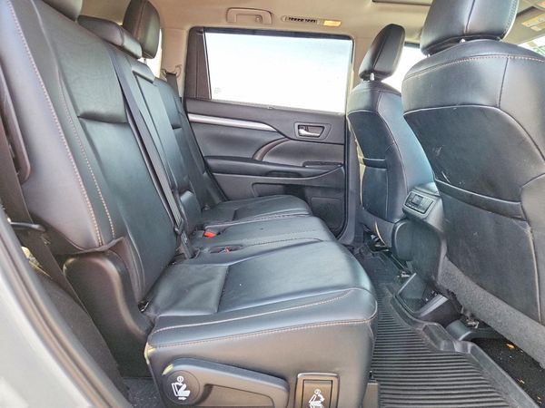 2026 TOYOTA HIGHLANDER SE/XLE