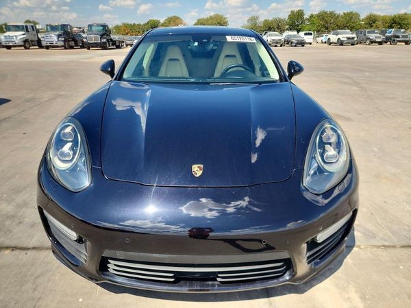2016 PORSCHE PANAMERA
