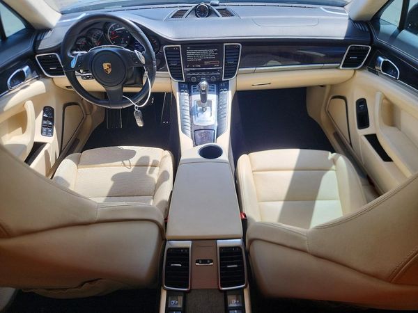 2016 PORSCHE PANAMERA