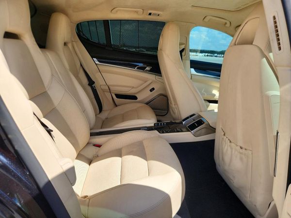 2016 PORSCHE PANAMERA