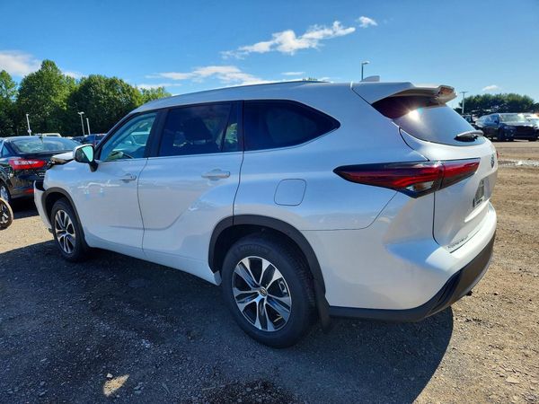 2026 TOYOTA HIGHLANDER