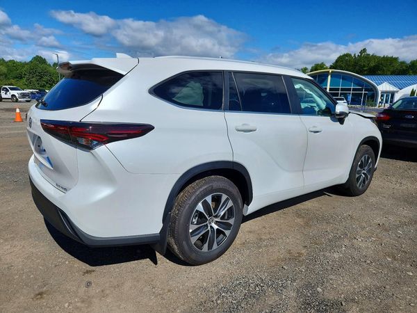 2026 TOYOTA HIGHLANDER