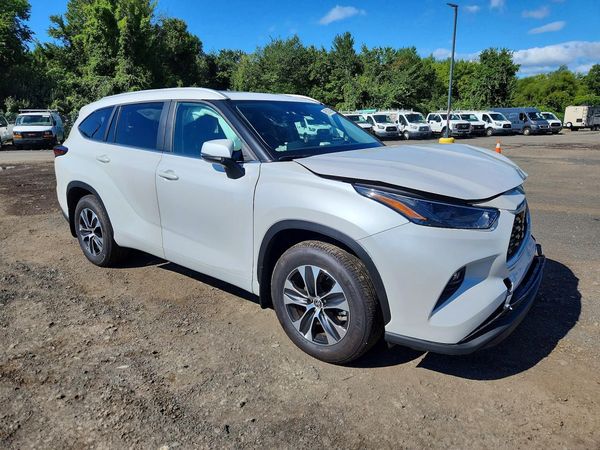 2026 TOYOTA HIGHLANDER