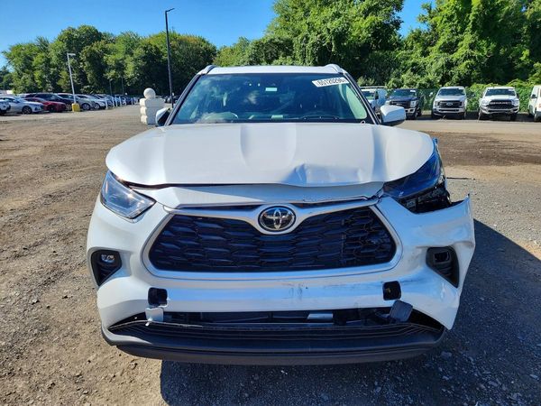 2026 TOYOTA HIGHLANDER