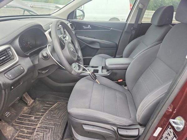 2017 KIA SORENTO L, LX