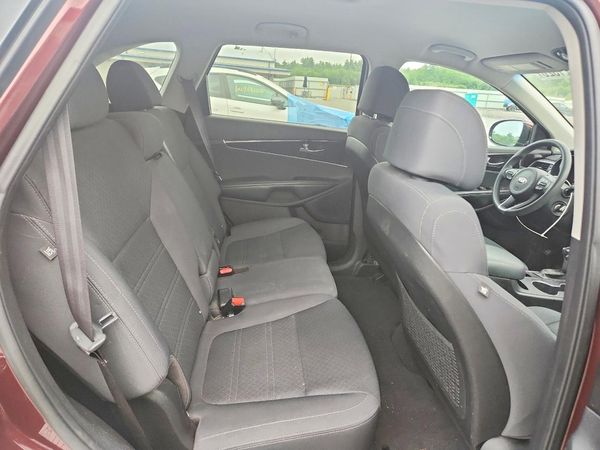 2017 KIA SORENTO L, LX