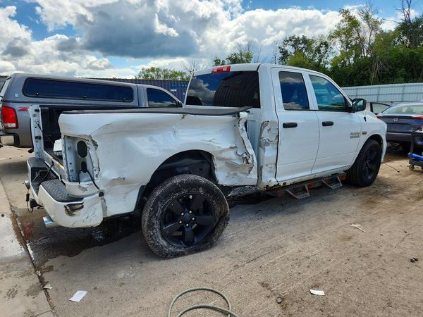 2016 RAM 1500 ST