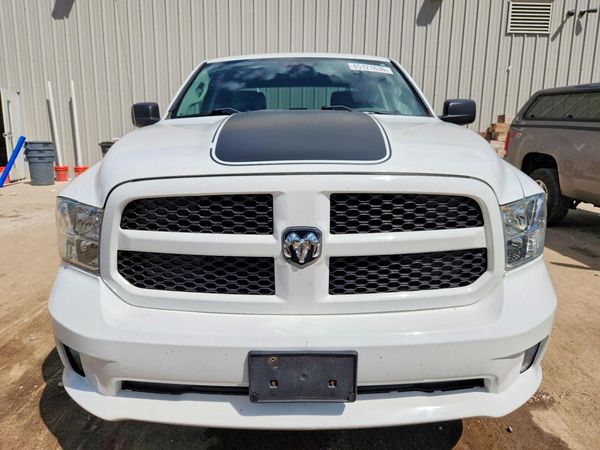 2016 RAM 1500 ST