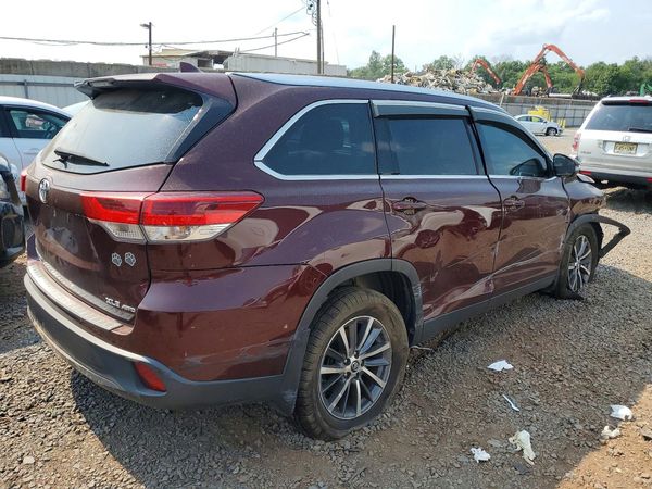 2019 TOYOTA HIGHLANDER SE/XLE