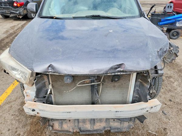 2012 TOYOTA HIGHLANDER Base/Hybrid — Engine bay