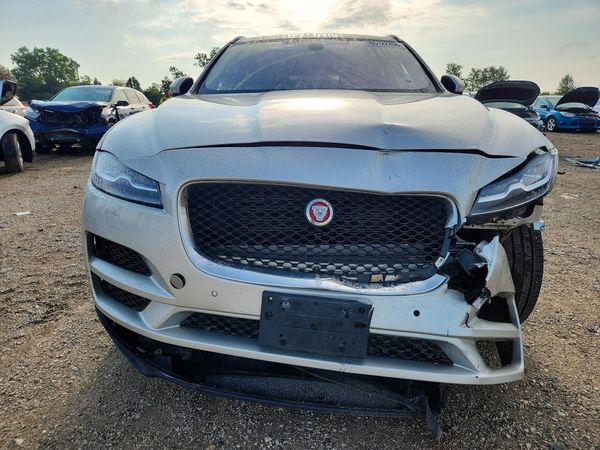 2017 JAGUAR F-PACE