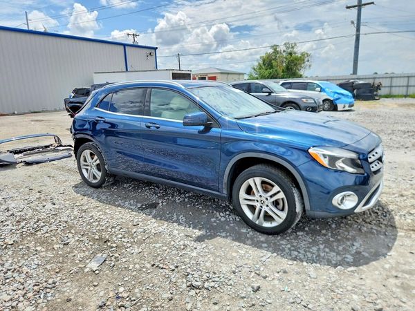 2019 MERCEDES-BENZ GLA