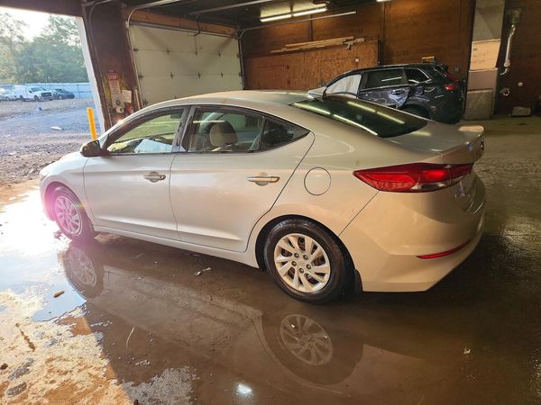 2017 HYUNDAI ELANTRA SE Base