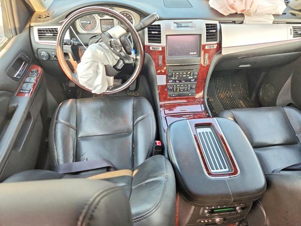 2013 CADILLAC ESCALADE Premium