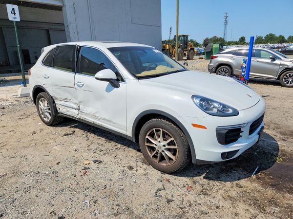 2016 PORSCHE CAYENNE