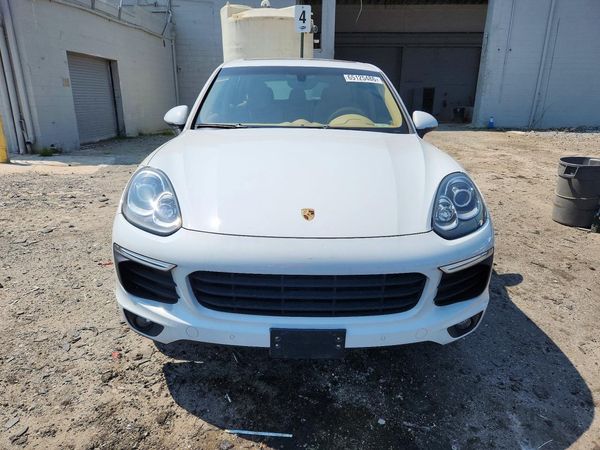 2016 PORSCHE CAYENNE