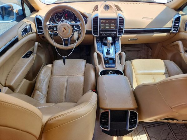2016 PORSCHE CAYENNE