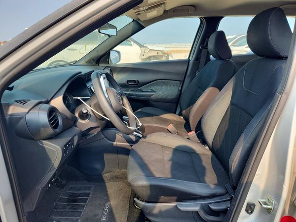 2020 NISSAN KICKS