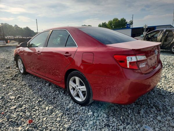 2014 TOYOTA CAMRY