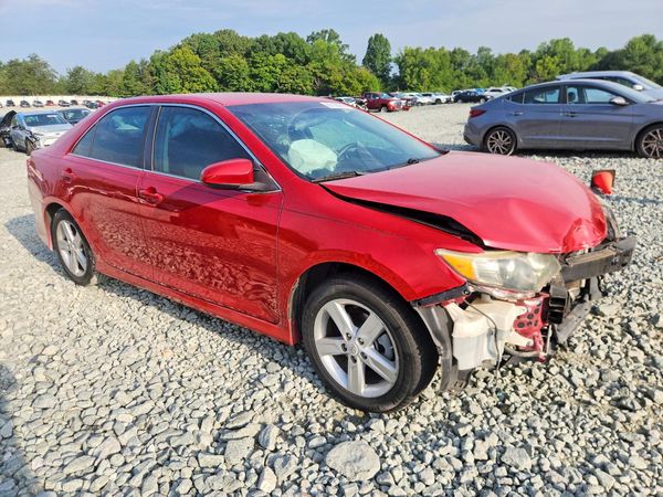 2014 TOYOTA CAMRY