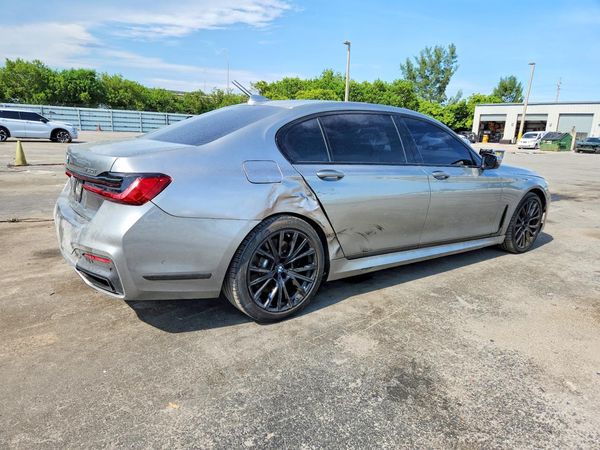 2020 BMW 750