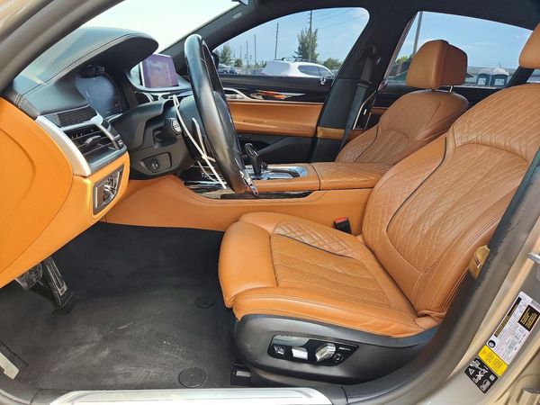 2020 BMW 750