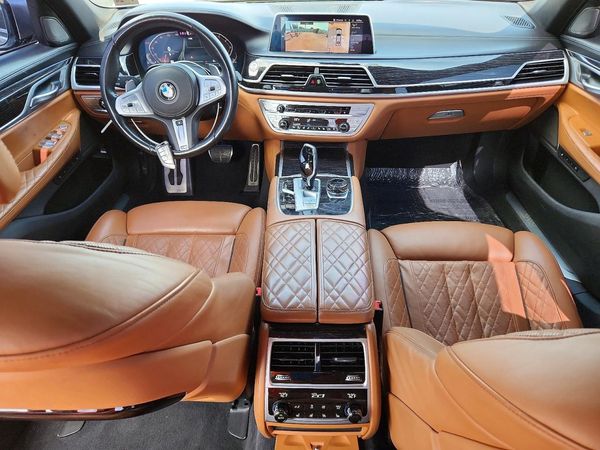 2020 BMW 750