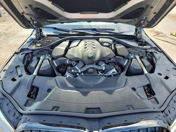 2020 BMW 750