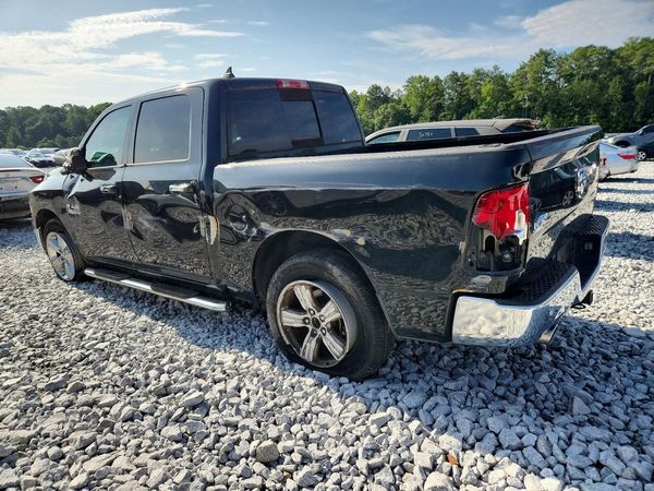 2015 RAM 1500 SLT CREW CAB 4X2