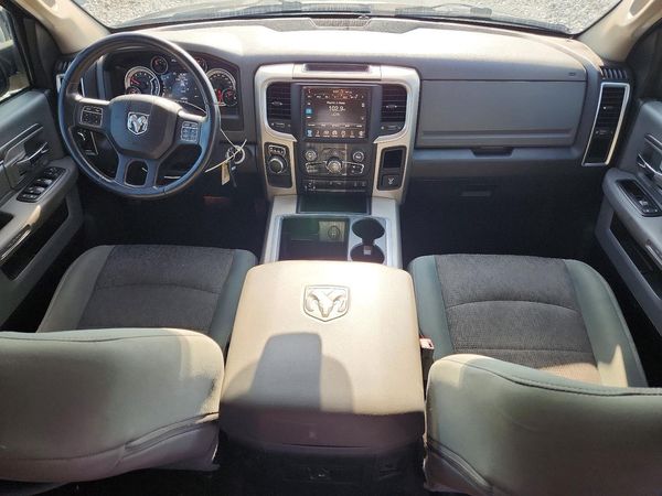 2015 RAM 1500 SLT CREW CAB 4X2