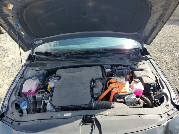 2025 HYUNDAI ELANTRA Blue, SEL Sport — Engine bay