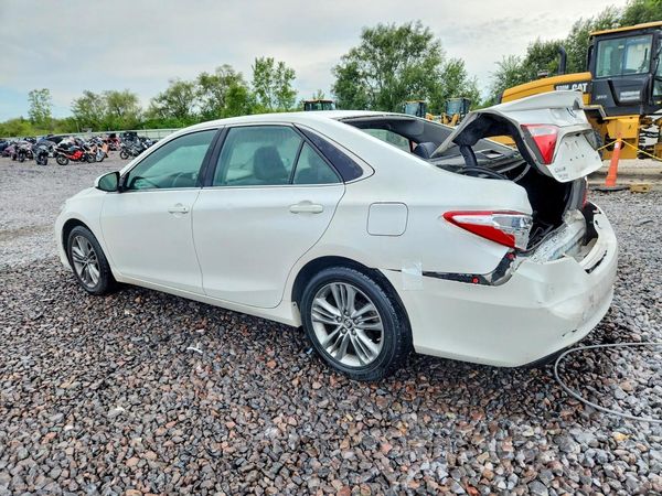 2015 TOYOTA CAMRY