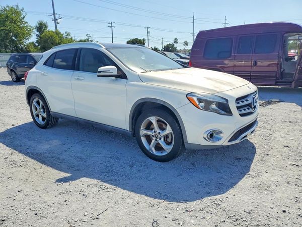 2018 MERCEDES-BENZ GLA GLA250