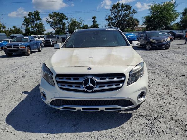 2018 MERCEDES-BENZ GLA GLA250