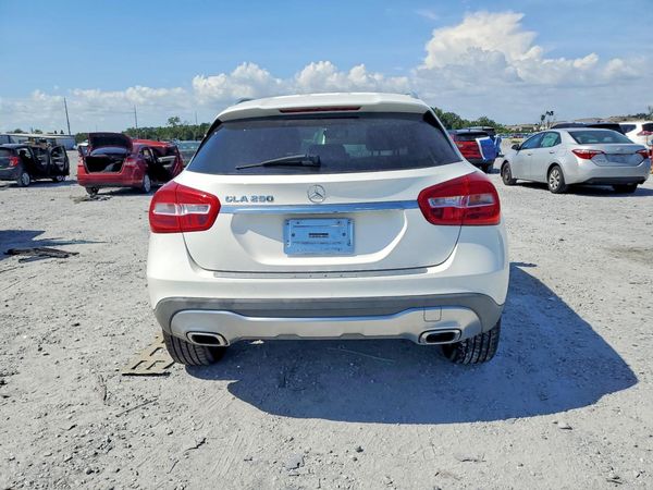 2018 MERCEDES-BENZ GLA GLA250