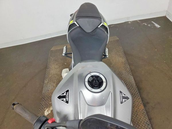2024 TRIUMPH MOTORCYCLE STREET