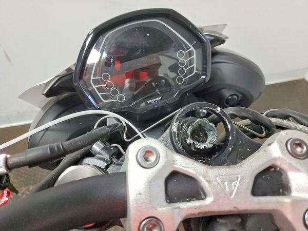 2024 TRIUMPH MOTORCYCLE STREET