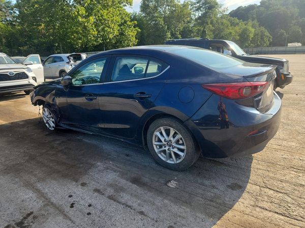 2015 MAZDA 3