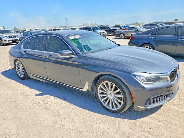 2016 BMW 740