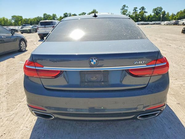 2016 BMW 740
