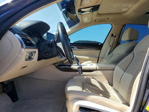 2016 BMW 740