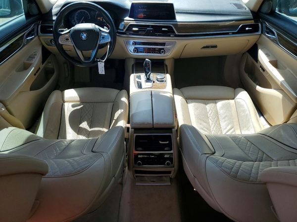 2016 BMW 740