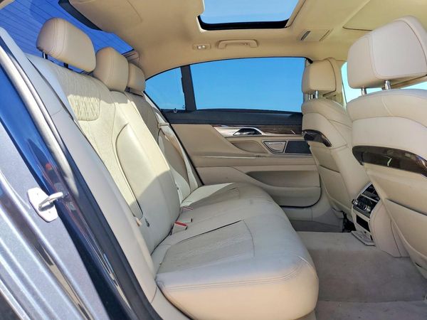 2016 BMW 740