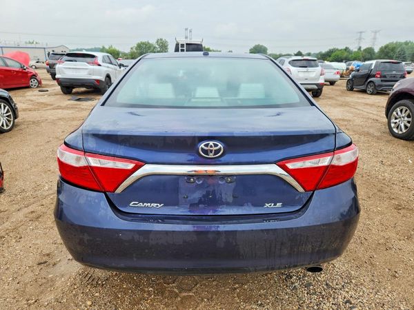 2015 TOYOTA CAMRY
