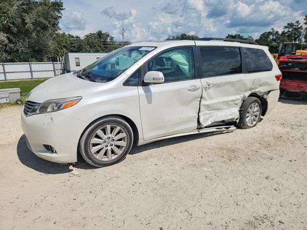 2015 TOYOTA SIENNA