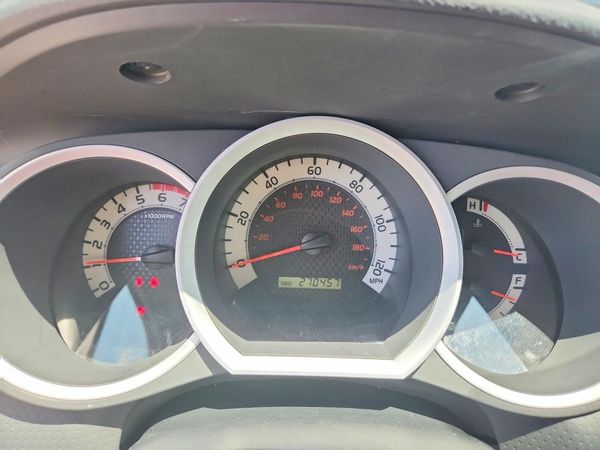 2015 TOYOTA TACOMA Delux Grade
