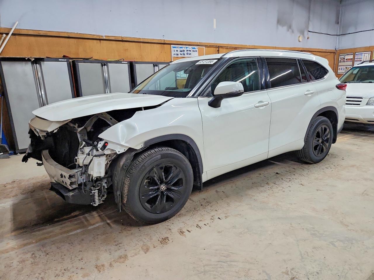 2021 TOYOTA HIGHLANDER XLE