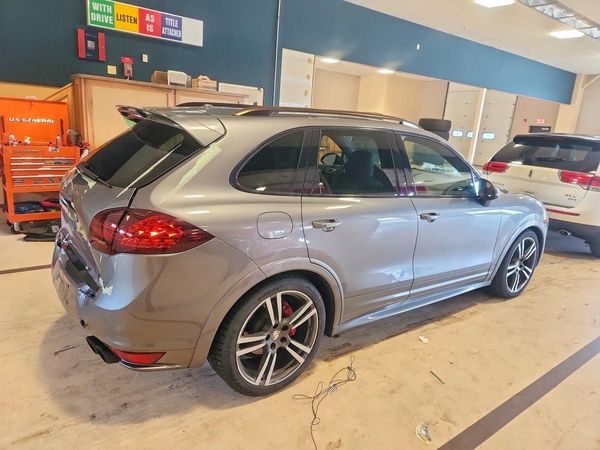 2013 PORSCHE CAYENNE GTS